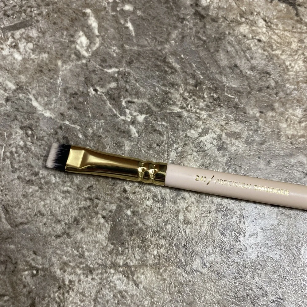 Zoeva 241 Precision‎ Smudger Brush - Screen Queen New